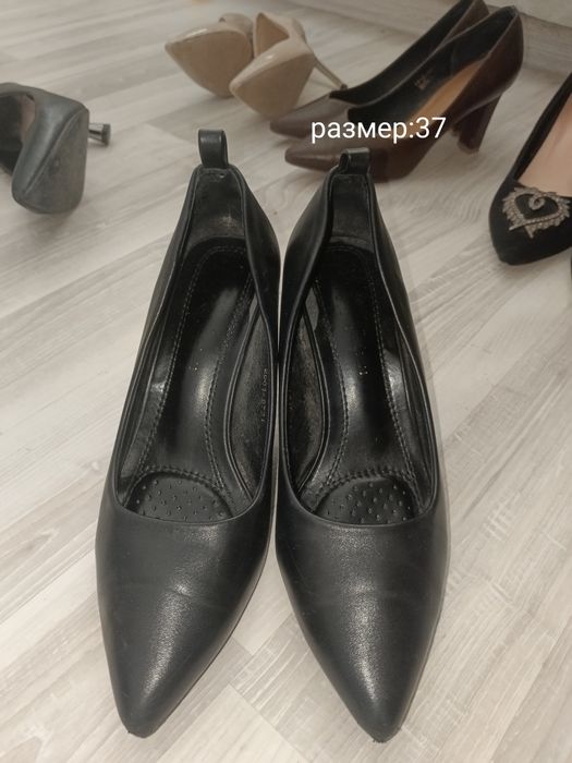 Продам женские туфли