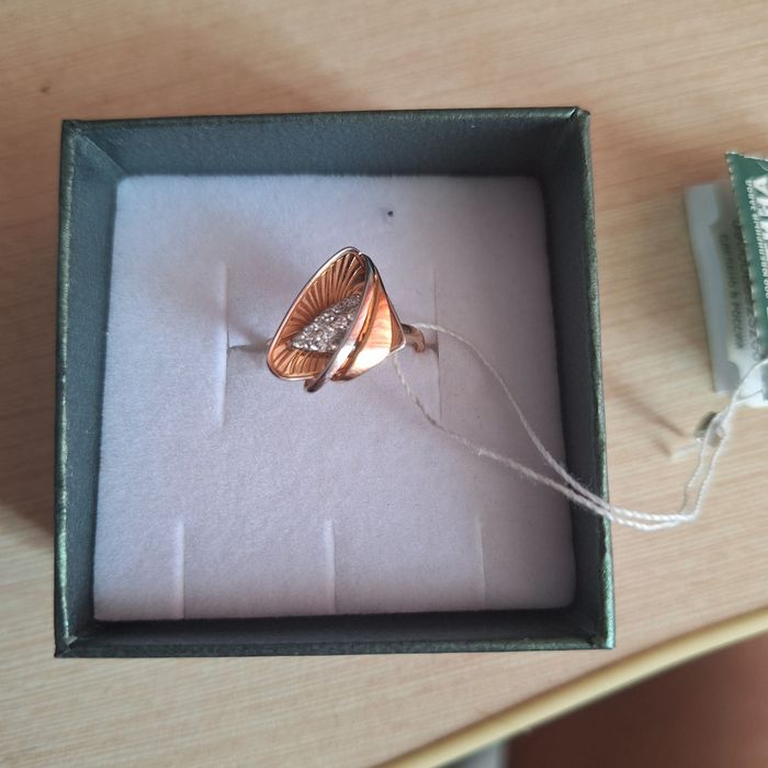 Продам золотое кольцо