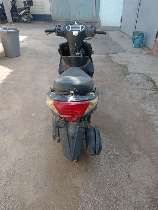 Продаеца мото скутер