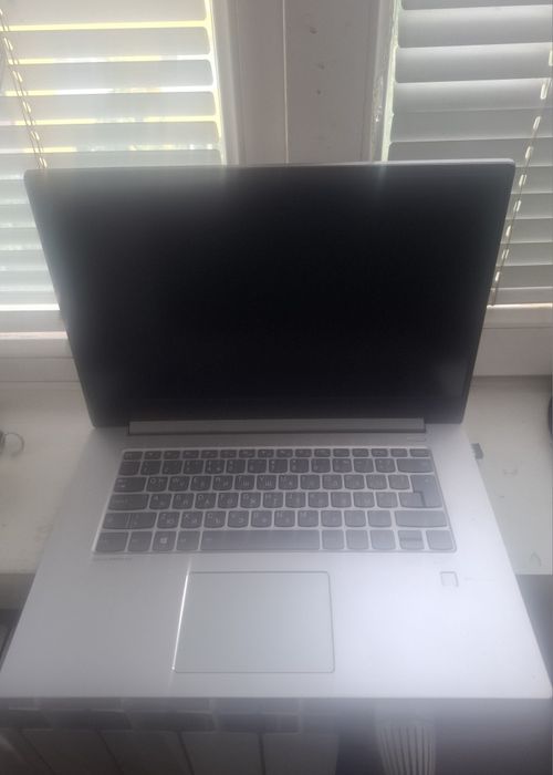 ПРОДАВАМ лаптоп Lenovo 530S - 15IKB
