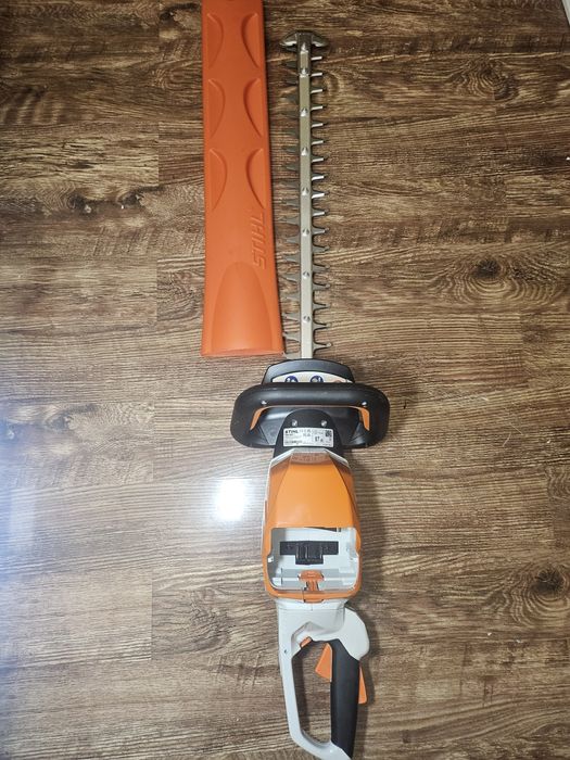 Masina tăiat gard viu stihl husa 60