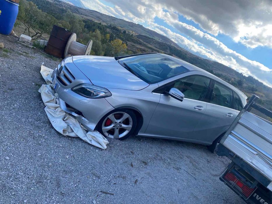 Мерцедес В класа W246 дизел и бензин,ръчна и автомат на части !