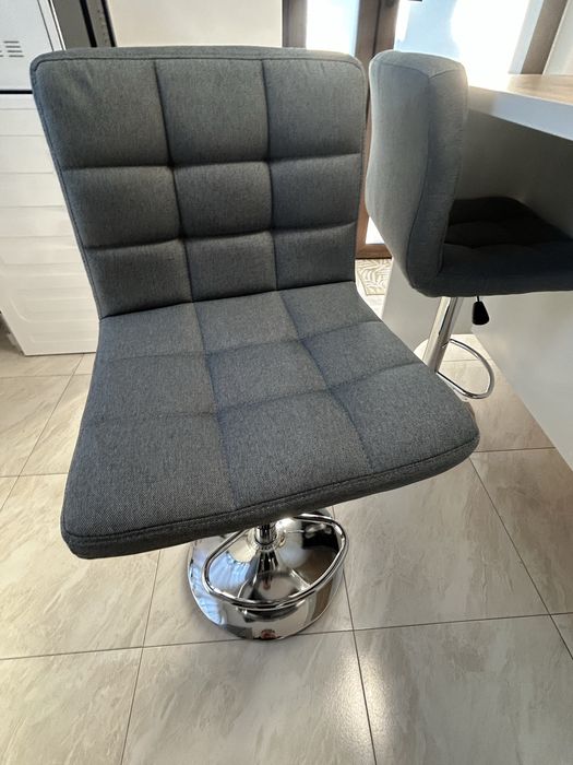 Insula de bucatarie+ 2 scaune