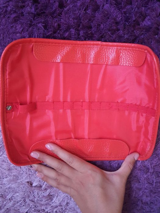 Унисекс несесер за козметични принадлежности