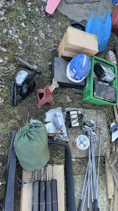 Diverse lucruri / unelte / piese / vechituri