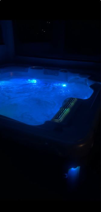Jacuzzi piscină cu hidromasaj Artesian spa ciubar