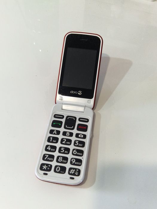 Super telefon cu clapeta, special pentru Seniori.  Ecran dublu