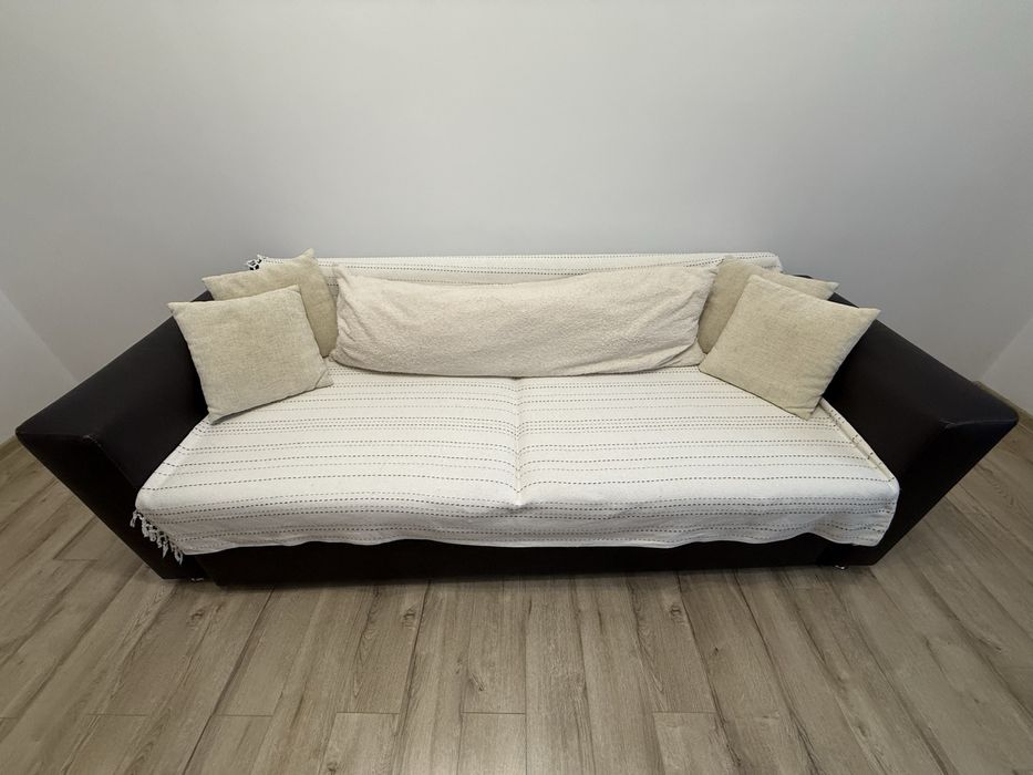 Canapea Extensibila Moderna - Stare Foarte Buna