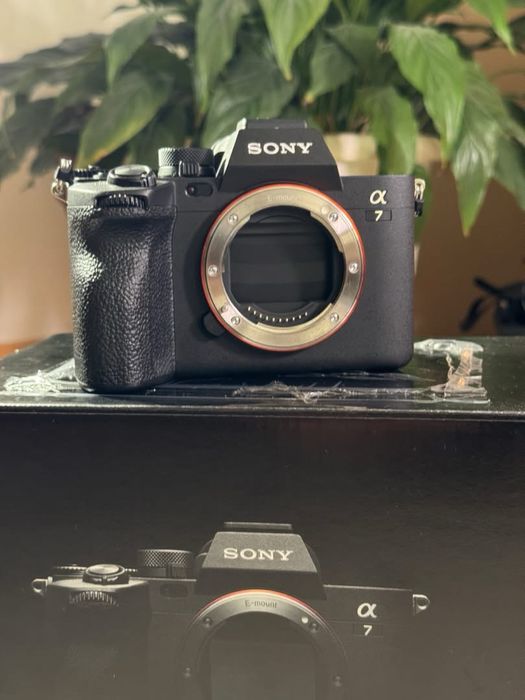 Sony A7IV почти не изполвано с гаранция