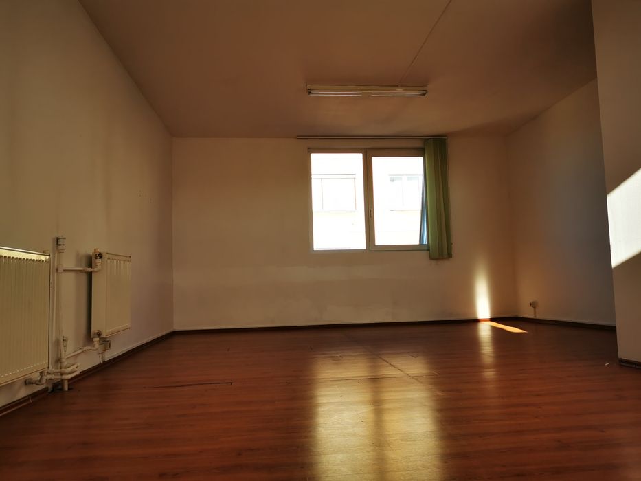 Închiriez ,eventual vand cladire supercentral in Targu Mures - View 2