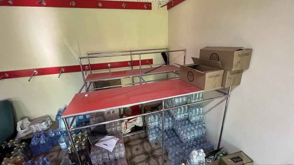 Мебель киім-кешек дүкенге арналған