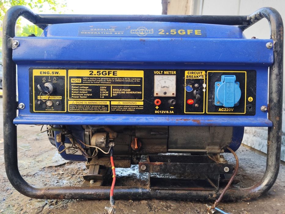 Бензиновый генератор.