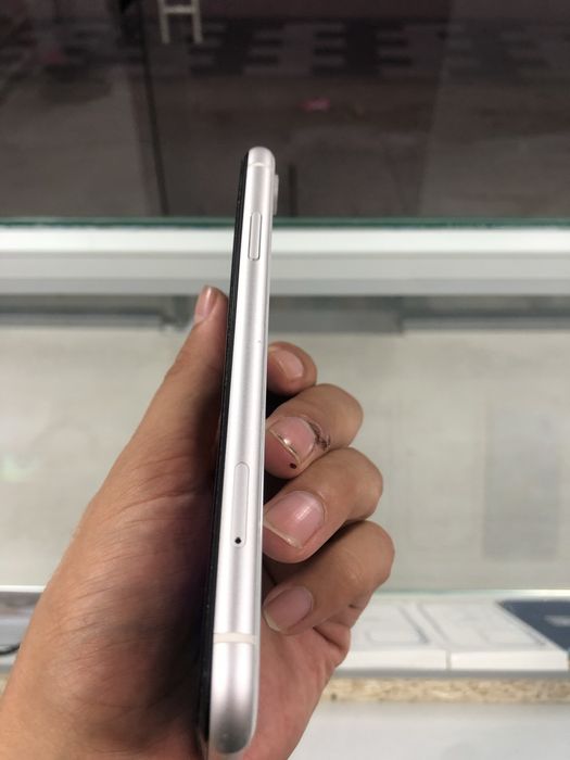 Iphone XR sotiladi !! Oq rang 64 GB