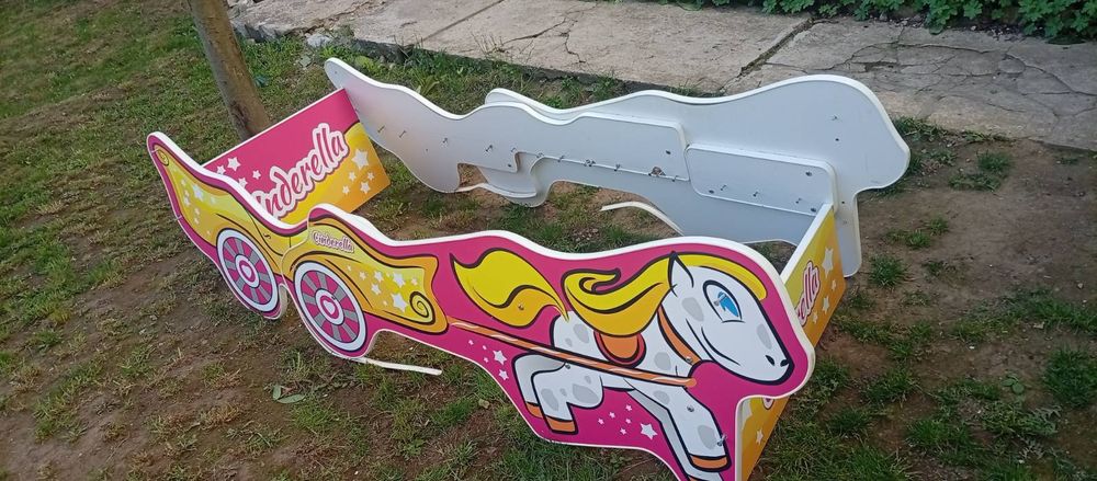 Продавам детско легло каляска