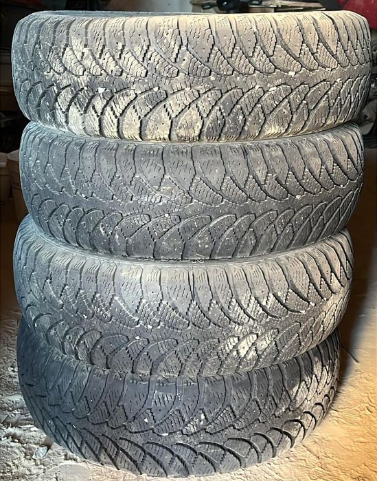 Зимнии шины б/у.
