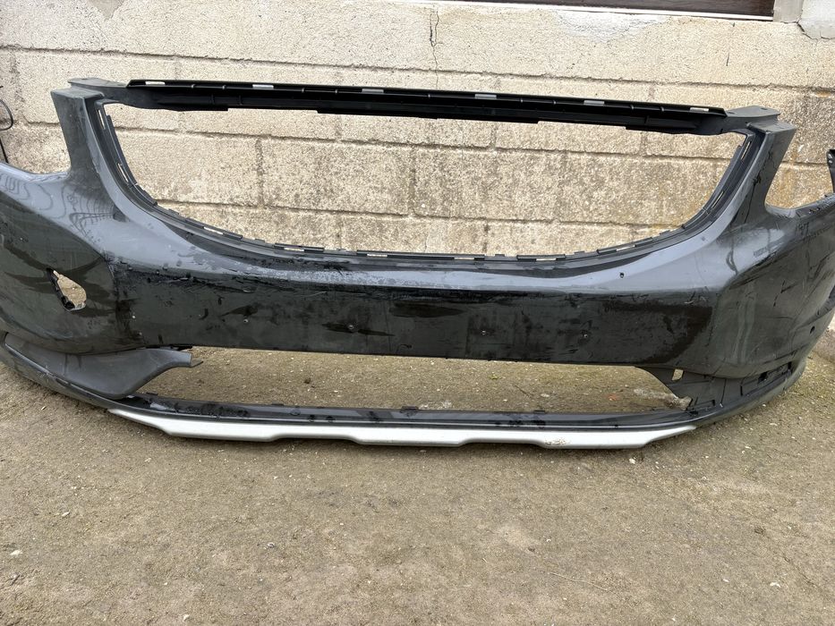 Предна броня за Волво / Volvo XC 60