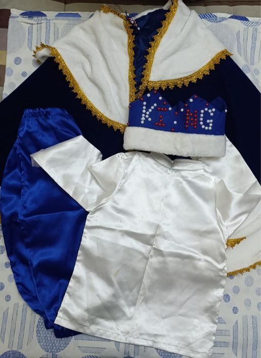 Новогодни костюм