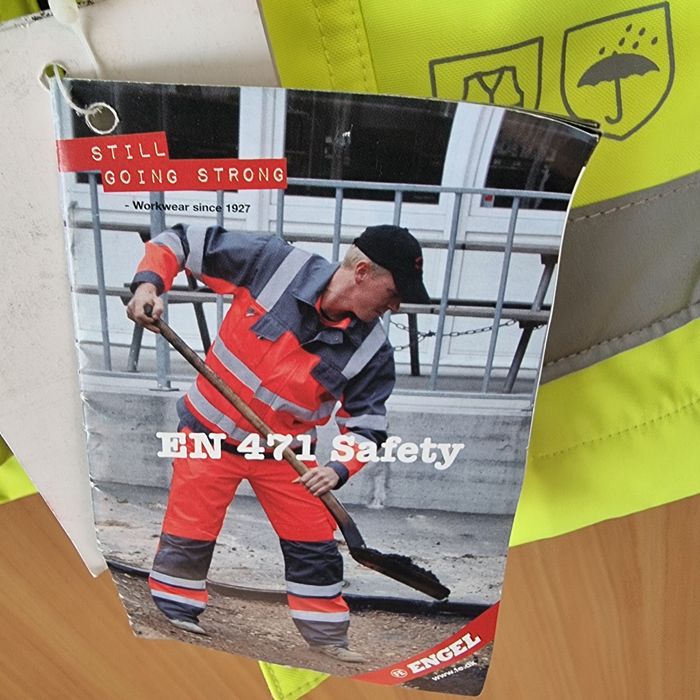 Работно яке Engel Дания