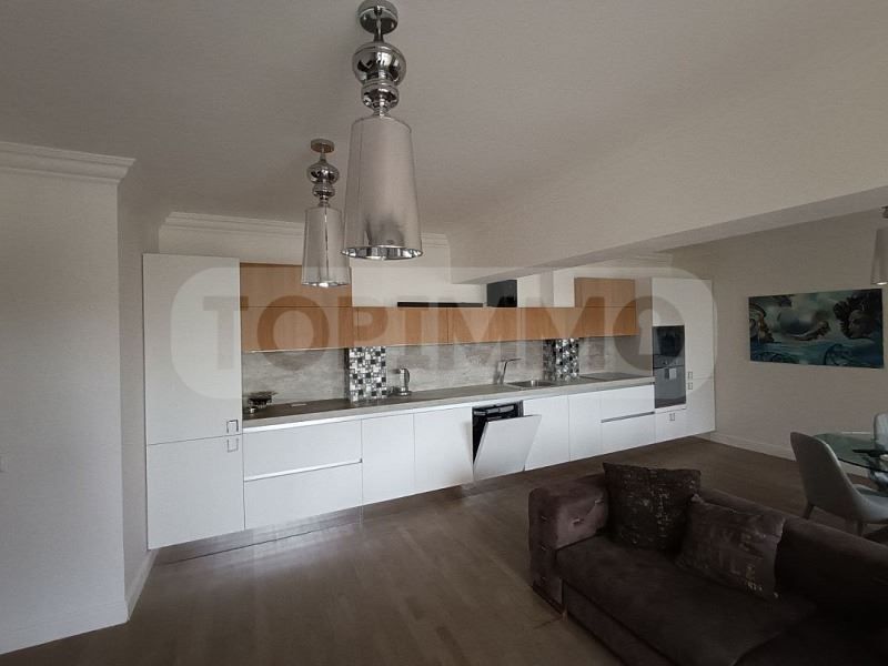 Продава се Тристаен апартамент в к.к. Златни пясъци - 160 кв.м за 2000 €/кв.м - Снимка #1