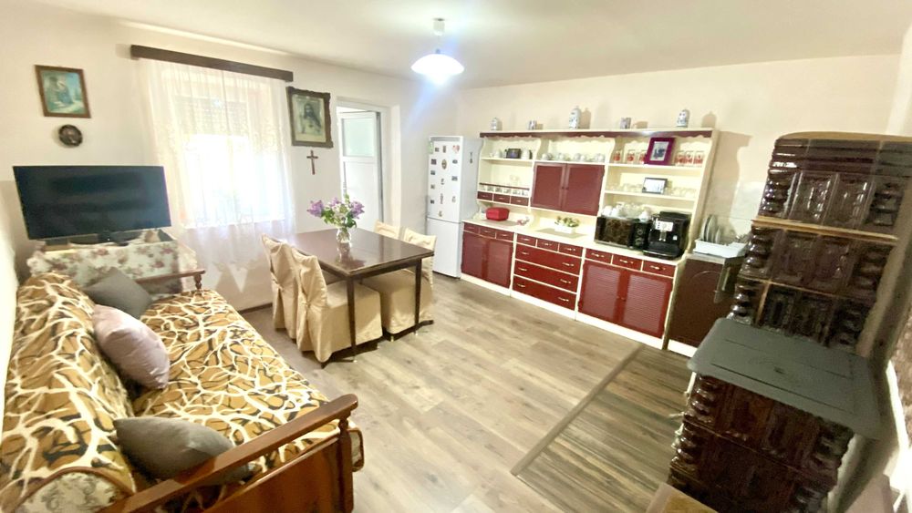 Casă cu teren mare si curte amenajata, de vânzare în Cordău – Locație excelenta, situată chiar în centrul localității!