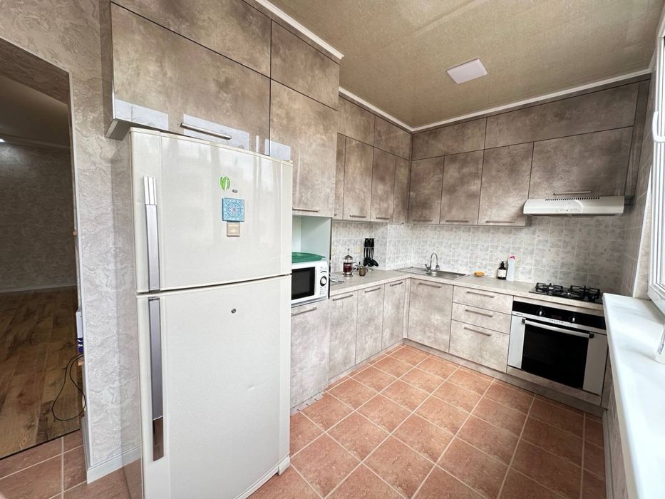 3/3/4 БИЙ, Генерал Петрова, 77 серия кирпич 2х6 мебель техника, 80м2