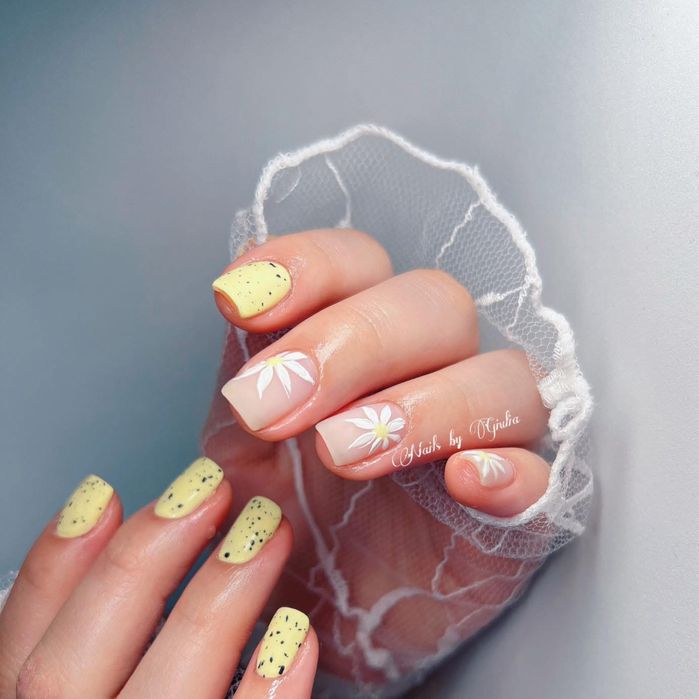 Manichiură profesională Gel Semi Nail Art – Nails by Giulia
