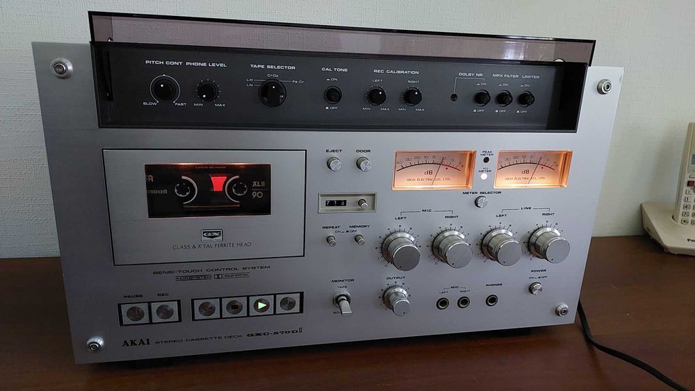 Кассетная дека  Akai Pioneer  Philips CD