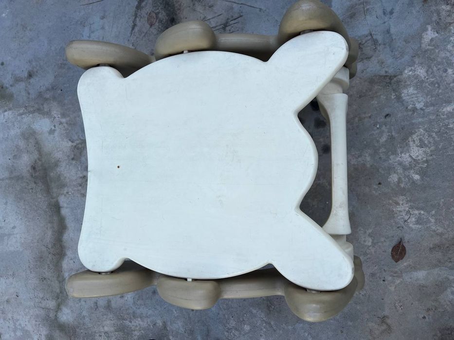 Продаётся детский столик и стульчик