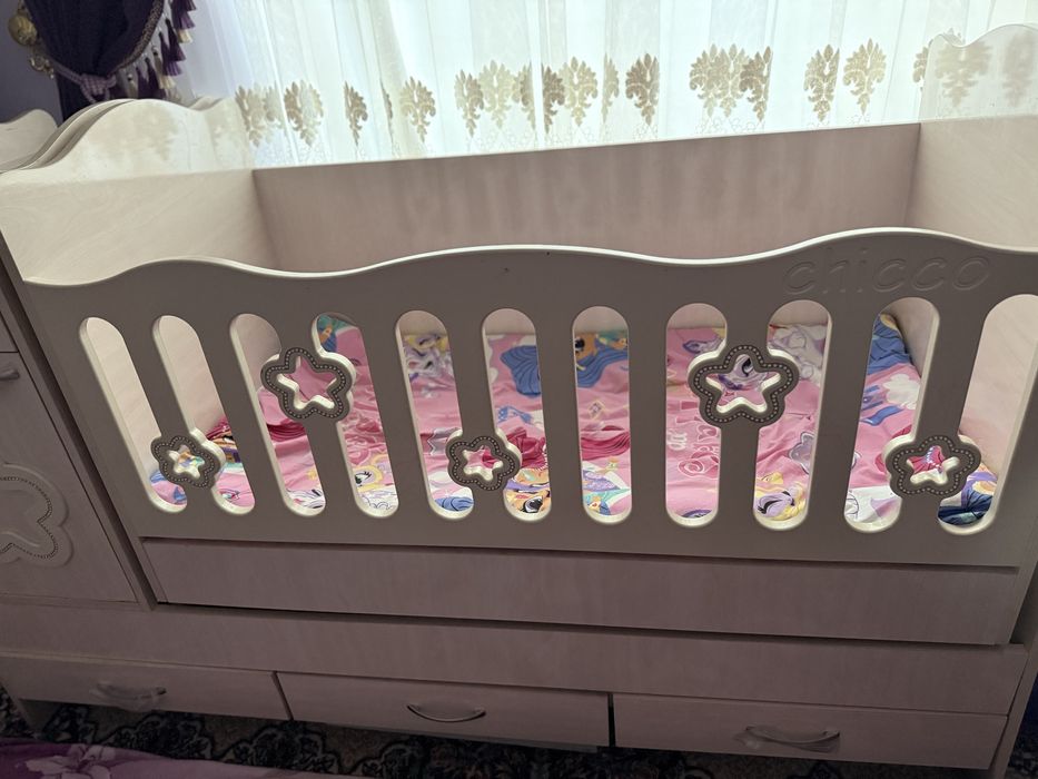 Детская кроват в хорошем состоянии