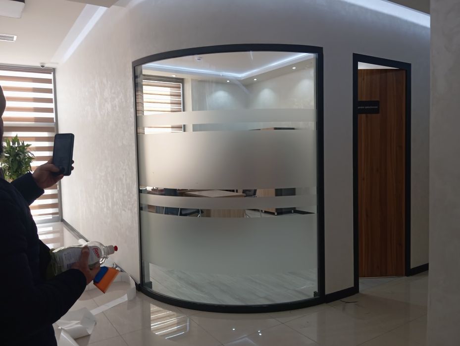 Тонировка, матовый туманка рекламный самоклйка для офиса и зданий