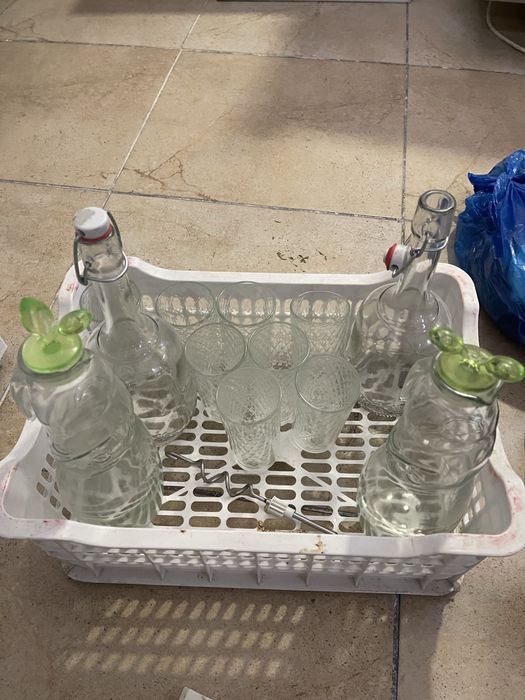 Посуда и кухонные принадлежности