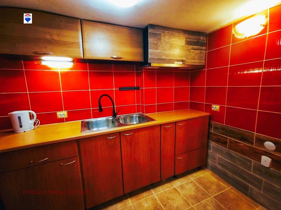 Дава се под наем Тристаен апартамент в Русе, Център - 98 кв.м за 499.8 € - Снимка #10