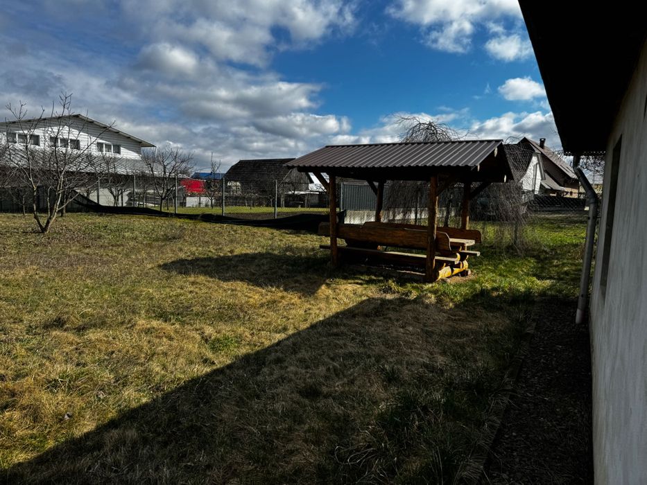 Casa de Vanzare!  Cu toate utilitățile,gradina ,2 garaj,