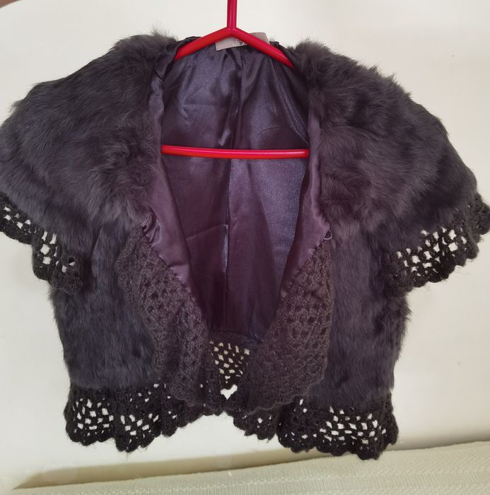 Пухкаво елече в сиво