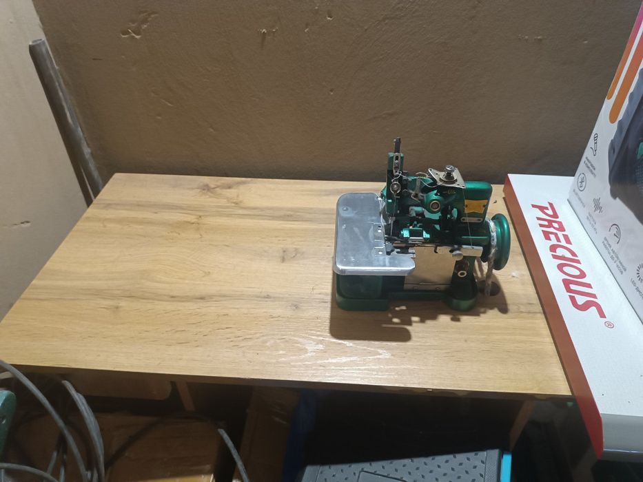 Tikuv mashinasi sotiladi qiziq boʻlsa aloqaga chiqing