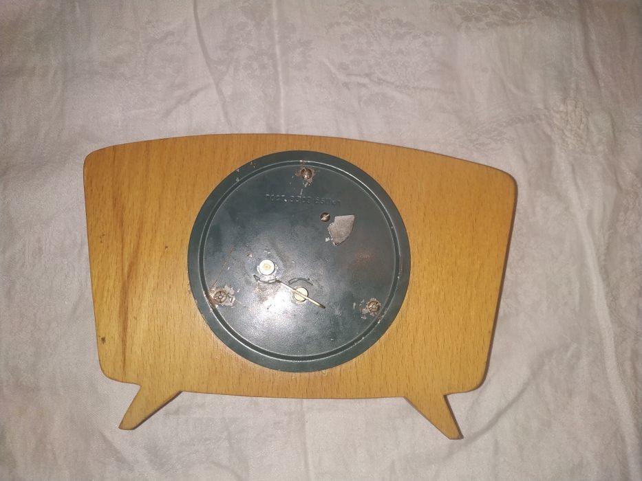 Часы Маяк 65 года. Неделю держит завод.