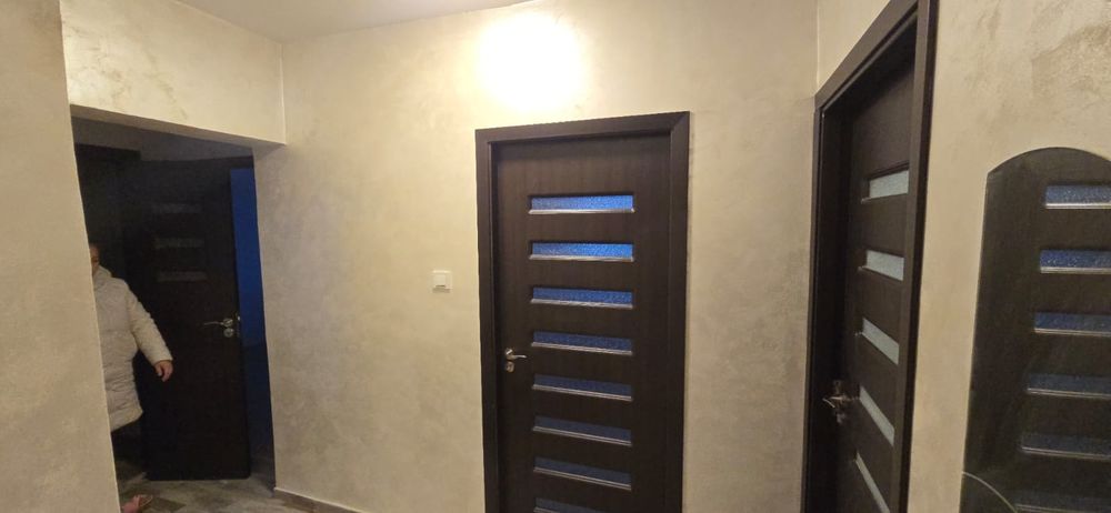Vând apartament 3 camere