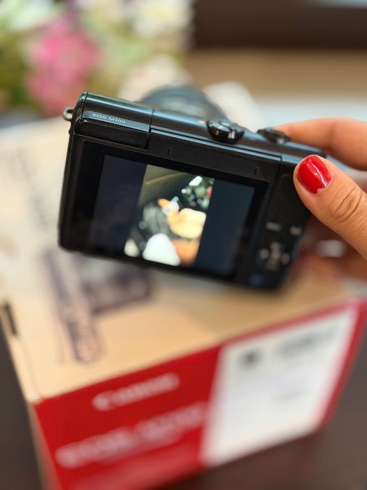 Canon eos m 100