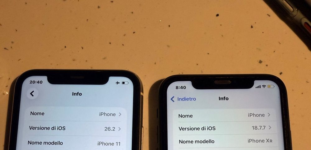 Iphone 11 white ,128gb , Iphone Xr black , 128gb