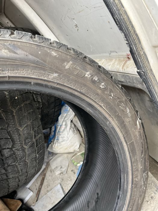 Продавам зимни гуми 285/45/R22