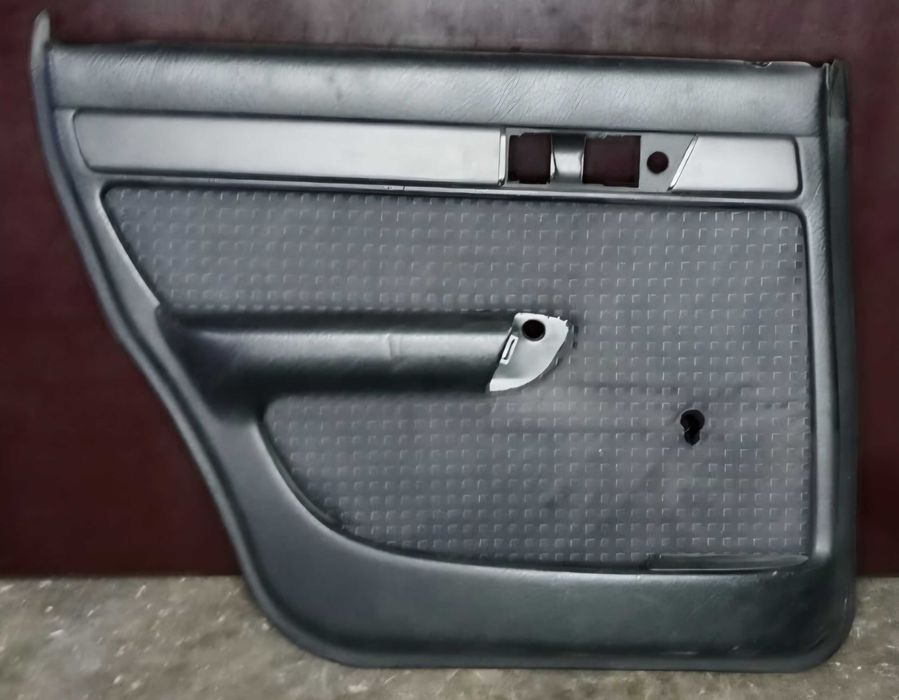 TitanAuto Audi A6 C4 дверные карты