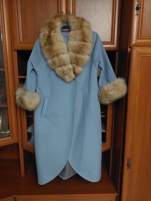 Пальто сатылады женский