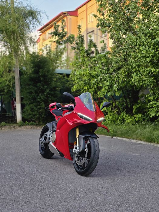 Сотилади Ducati panigali V4S 2026
