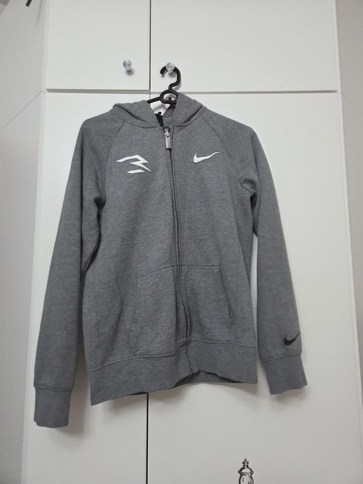 Яке за момче на 11-12 години и горнища Nike  12-13-14 г