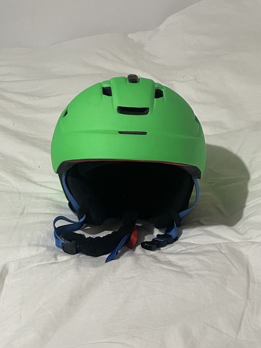 Детска каска за ски