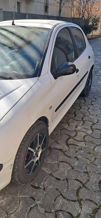 Peugeot 206 14  5000 lei!