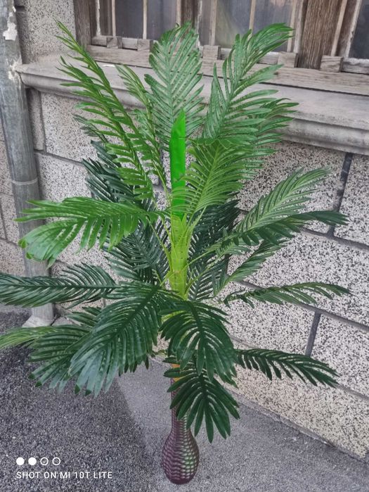 Изкуствено палмово дърво