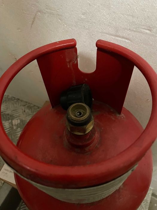 Газова бутилка битова 12л - 30€ и 5 л - 15€