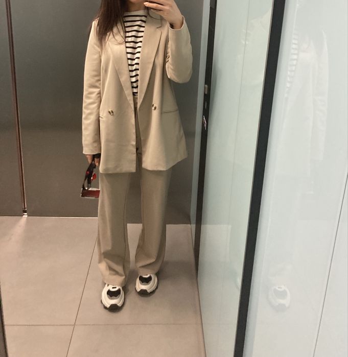 Бежов оувърсайз костюм H&M