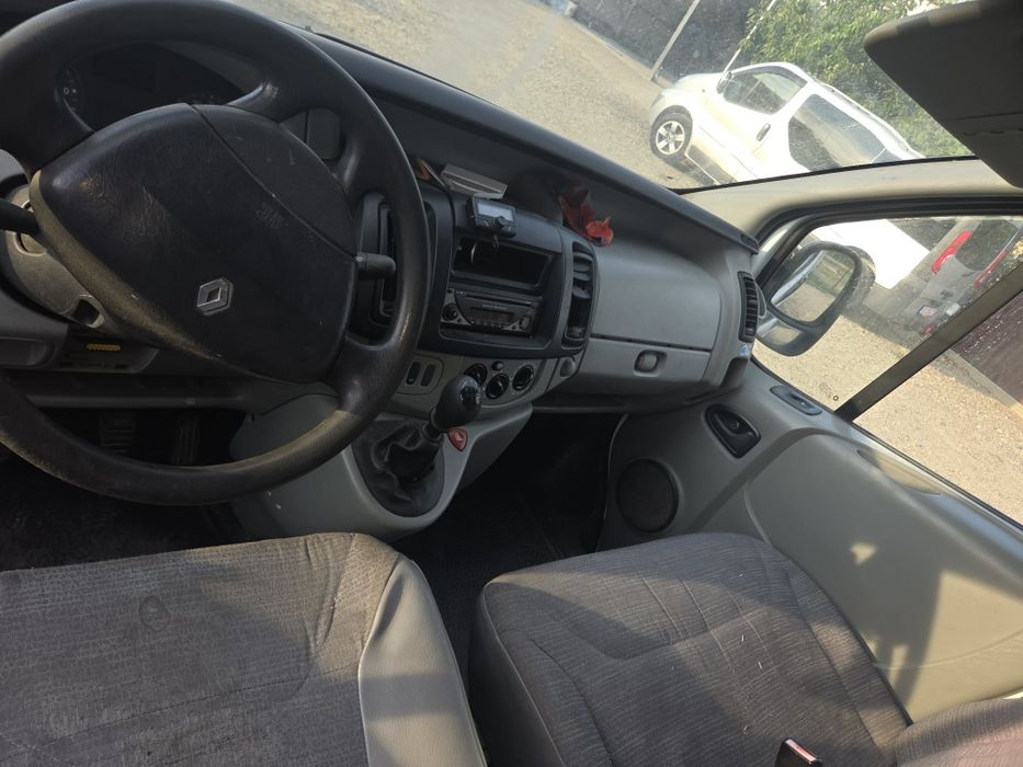 Renault Trafic 2.0 cu 3 locuri anul 2009 115 cp